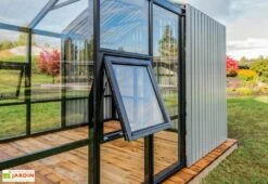 Serre De Jardin En Bois Et Verre Trempé Avec Panneaux Occultants – Jasmin 13 Serre De Jardin En Bois Et Verre Trempé Avec Panneaux Occultants – Jasmin -Garanta Jardin Magasin fenetre serre jardin bois stali design 05