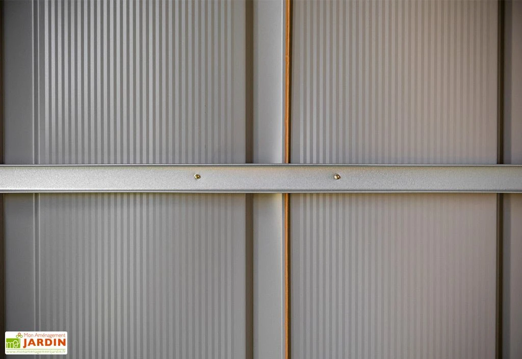 Abri De Jardin En Acier Galvanisé Imitation Bois Woodlake – 1,84 M² 7 Abri De Jardin En Acier Galvanisé Imitation Bois Woodlake – 1,84 M² – Image 5