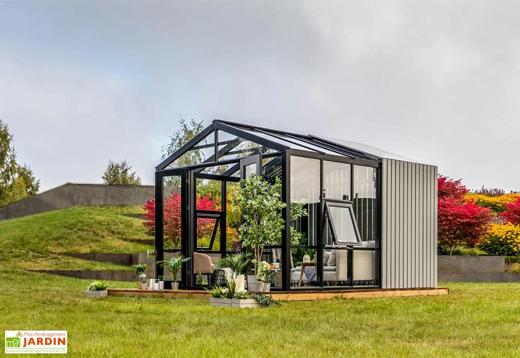 Serre De Jardin En Bois Et Verre Trempé Avec Panneaux Occultants – Jasmin 4 Serre De Jardin En Bois Et Verre Trempé Avec Panneaux Occultants – Jasmin – Image 2