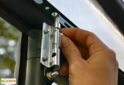 Serre De Jardin Polycarbonate Et PVC 2,5 X 2,5 M – Grand Gardener 8x8 -Garanta Jardin Magasin serre jardin pvc vert polycarbonate transparent grand gardener 1 3